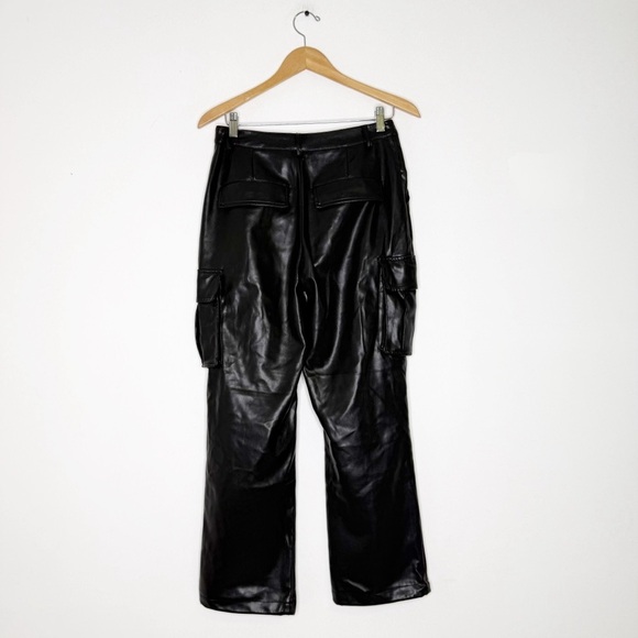 7 For All Mankind Faux Leather Cargo Pants – Size Small - Picture 2 of 8